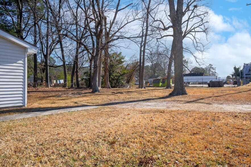 More Photos Of 323 Trevathan St, Rocky Mount Freestanding For Sale