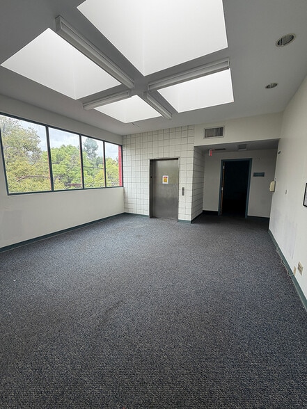 More Photos Of 7003 N Figueroa St, Los Angeles Office For Lease