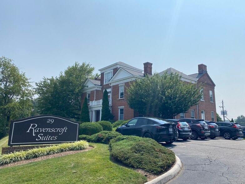 More Photos Of 29 Ravenscroft Dr, Asheville Office For Lease