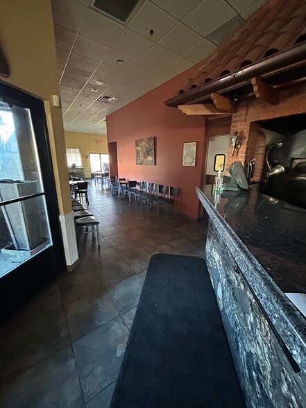 More Photos Of 580 Wolcott St, Waterbury Restaurant For Lease