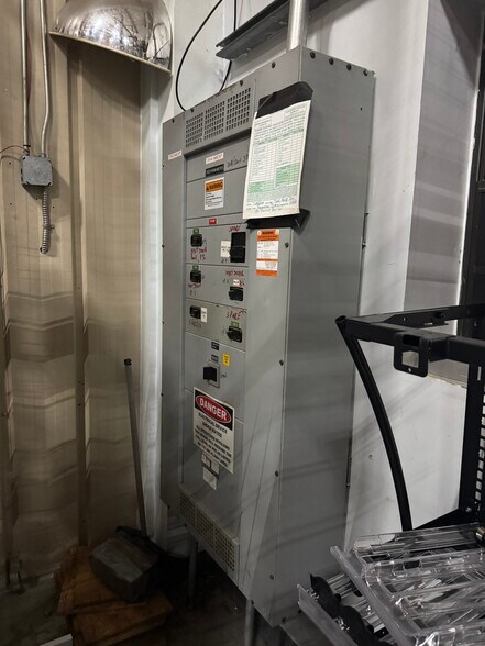 More Photos Of 280 W Central Blvd, Cape Canaveral Manufacturing For Lease