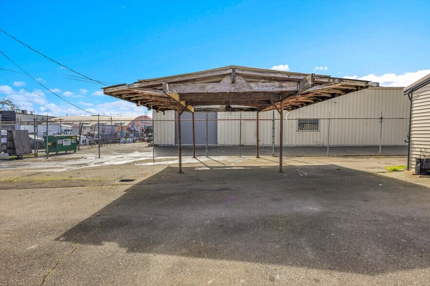 More Photos Of 9808 17th Ave SW, Seattle General Retail For Lease