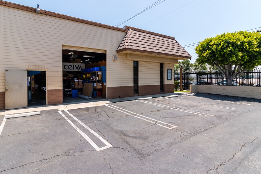 More Photos Of 12455 Branford St, Pacoima Warehouse For Sale