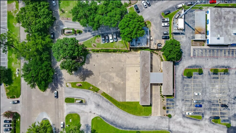 More Photos Of 12900 Champion Forest Drive, Houston Bank For Sale
