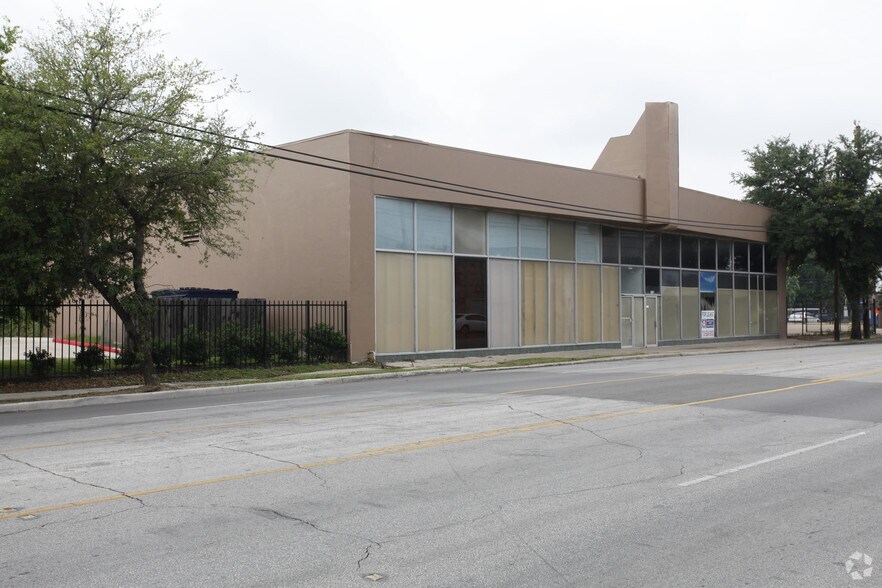 More Photos Of 7118 Harrisburg Blvd, Houston Medical For Sale