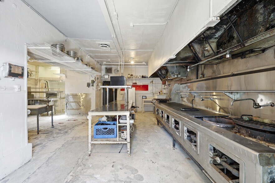 More Photos Of 5582 Atlantic Ave, Long Beach Restaurant For Sale