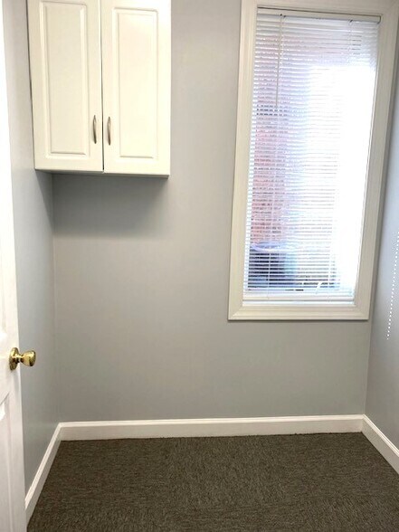 More Photos Of 8402 Six Forks Rd, Raleigh Office For Lease