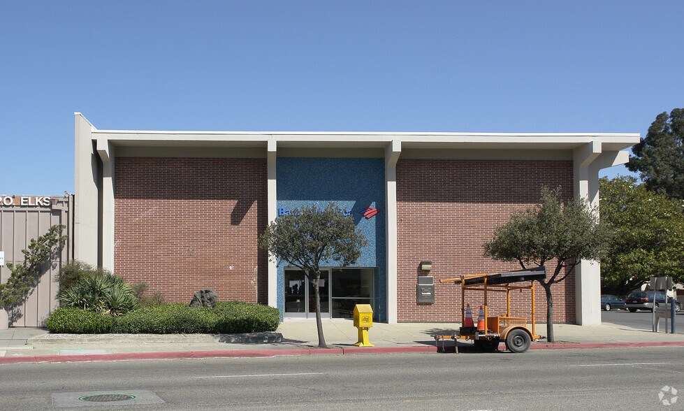 Primary Photo Of 3939 San Pablo Dam Rd, El Sobrante Bank For Lease