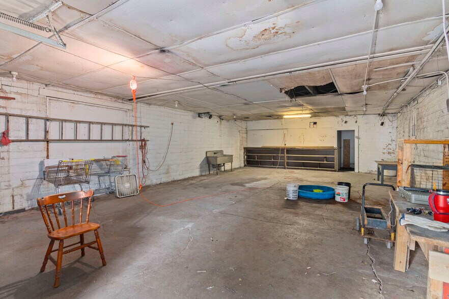 More Photos Of 1834 NW Topeka Blvd, Topeka General Retail For Sale
