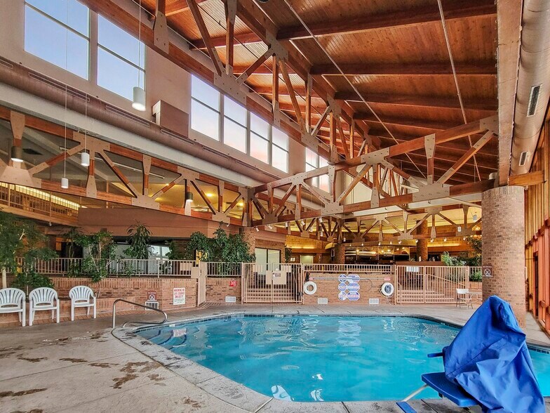 More Photos Of 850 S Bluff St, Saint George Hotel For Sale