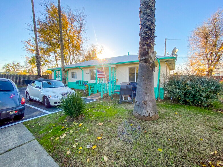 More Photos Of 2512 28th Ave, Sacramento Apartments For Sale