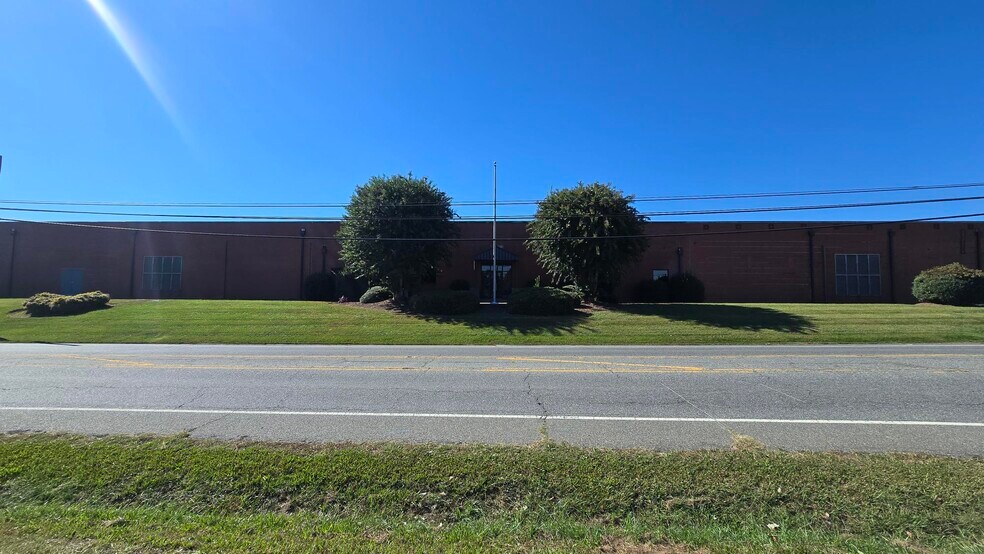 More Photos Of 1947 N Fayetteville St, Asheboro Manufacturing For Lease