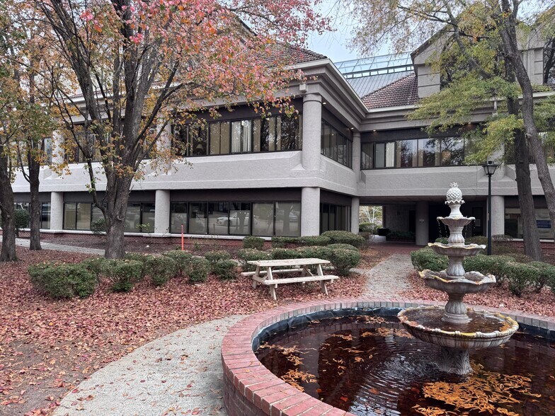 More Photos Of 1506 E Franklin St, Chapel Hill Office For Sale