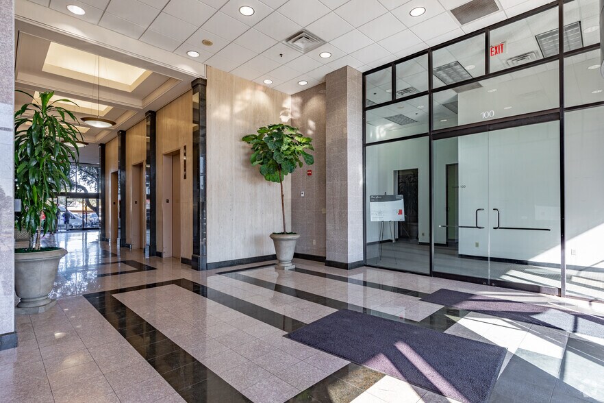 More Photos Of 909 NE Loop 410, San Antonio Office For Lease