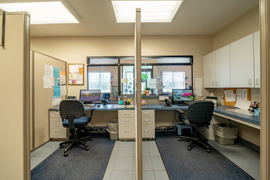 More Photos Of 353 Island Cottage Rd, Rochester Medical For Lease