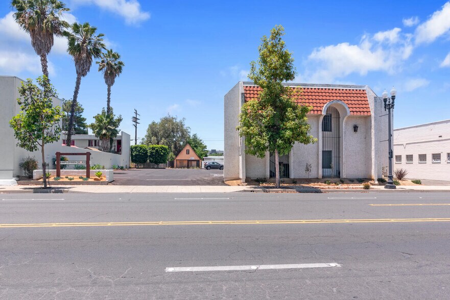 More Photos Of 266 S Magnolia Ave, El Cajon Office For Lease