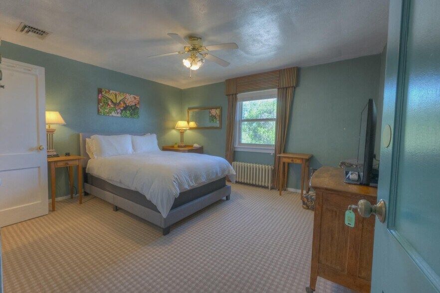 More Photos Of 103 W Ryus St, La Veta Hotel For Sale