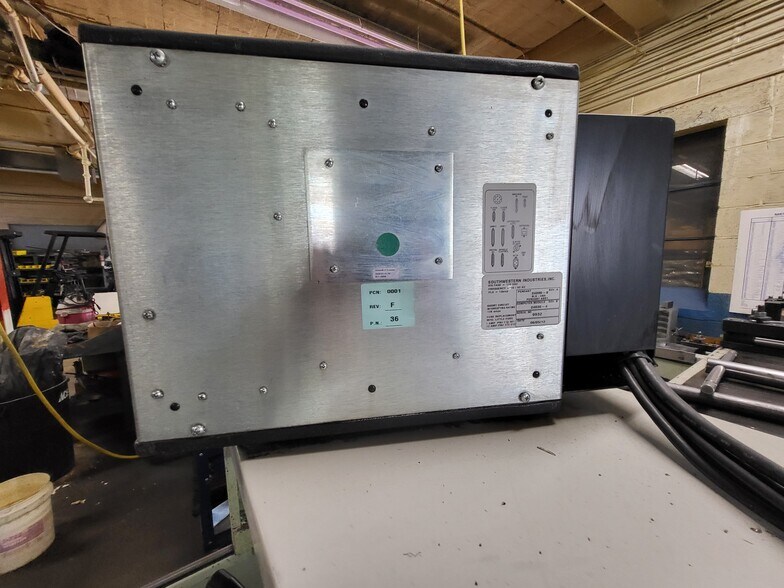 More Photos Of 15321 W Eleven Mile Rd, Oak Park Manufacturing For Sale