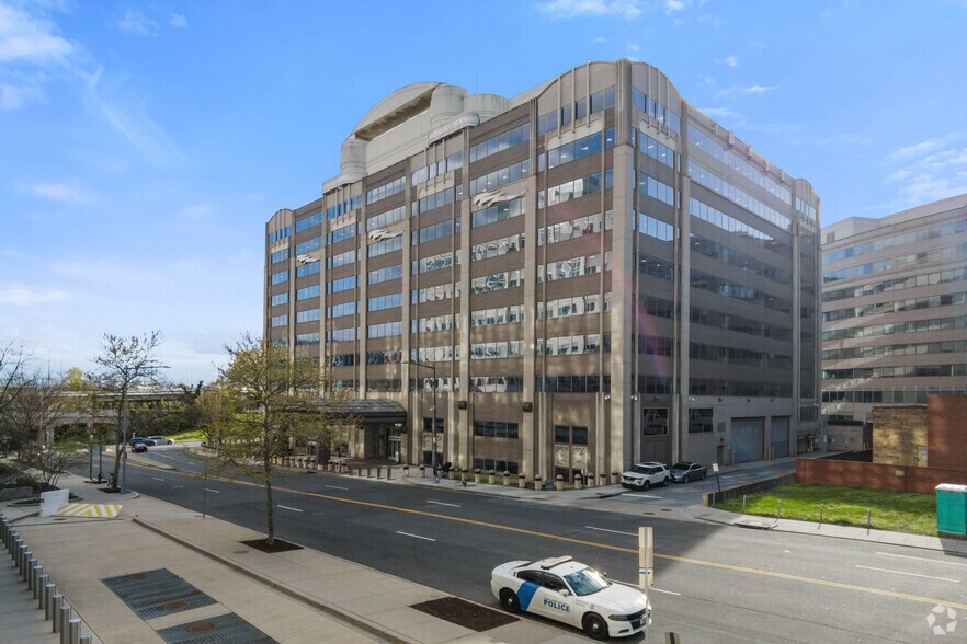 More Photos Of 445 12th St SW, Washington Office For Lease
