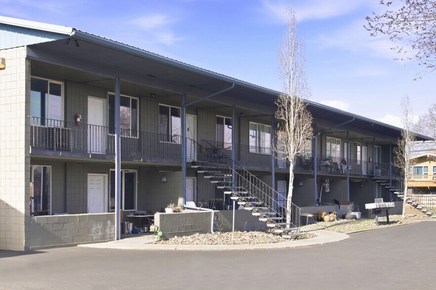 More Photos Of 165 SE Buff St, Madras Apartments For Sale