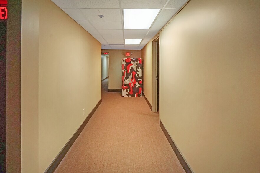 More Photos Of 1560 Commercial Ct, Jonesboro Office For Sale