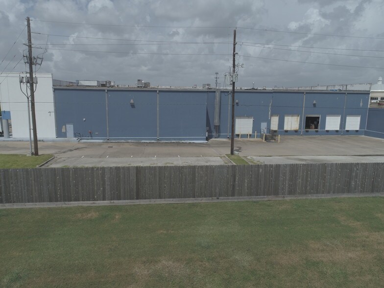 More Photos Of 2411 S Eldridge Pky, Houston Freestanding For Sale