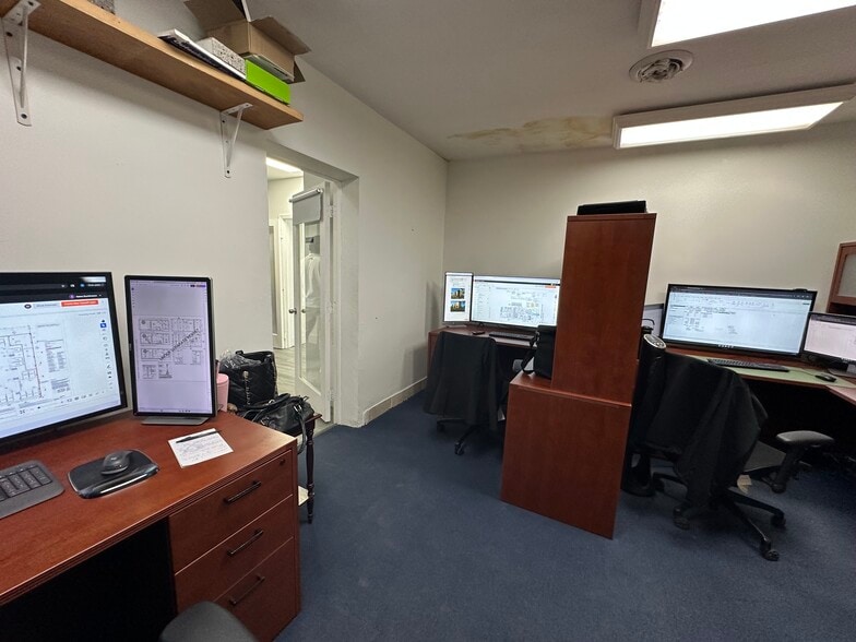 More Photos Of 2116 N Dixie Hwy, Hollywood Flex For Lease