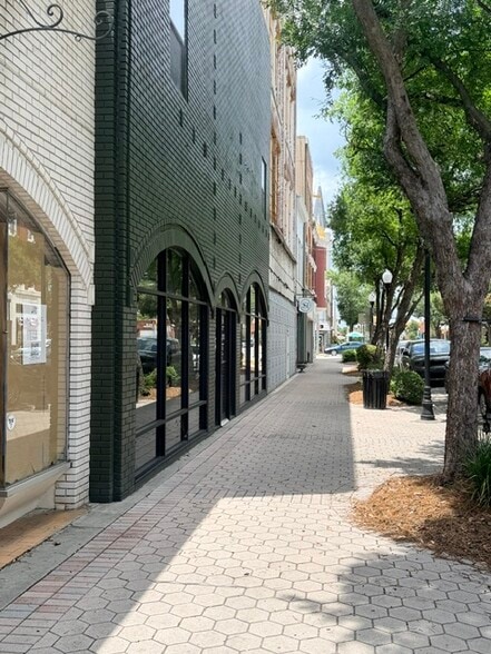 More Photos Of 128-130 N Patterson, Valdosta Storefront Retail Office For Sale