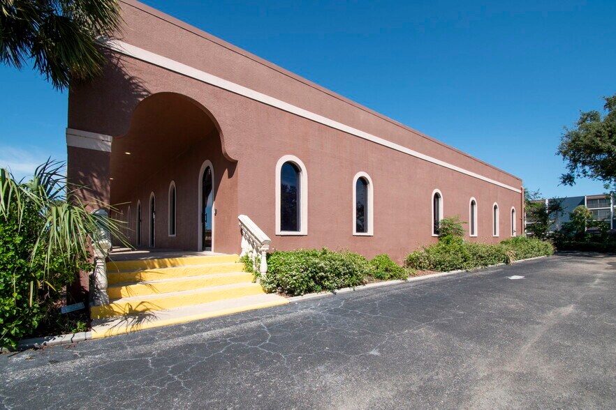 More Photos Of 2484 Caring Way, Port Charlotte Medical For Lease