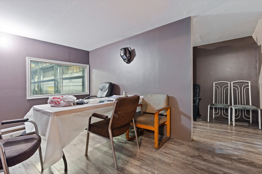 More Photos Of 1725 Rossi Dr, Tecumseh Distribution For Sale