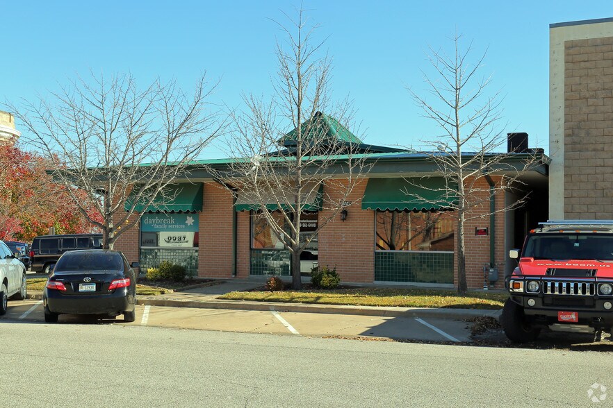 More Photos Of 505 E 3rd St, Bartlesville Unknown For Lease