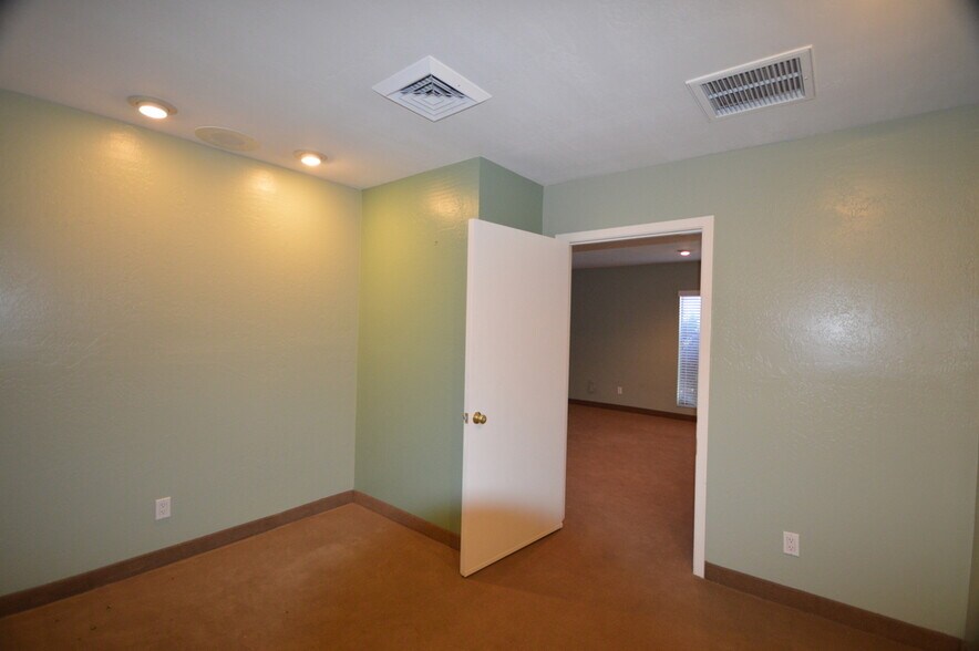 More Photos Of 761 E University Dr, Mesa Office Residential For Lease