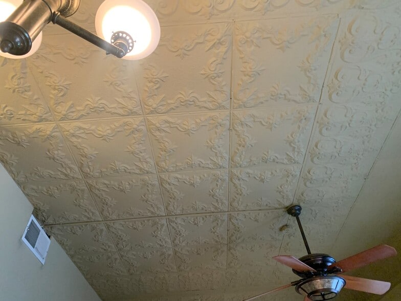 More Photos Of 16 N Trade St, Tryon Office For Sale