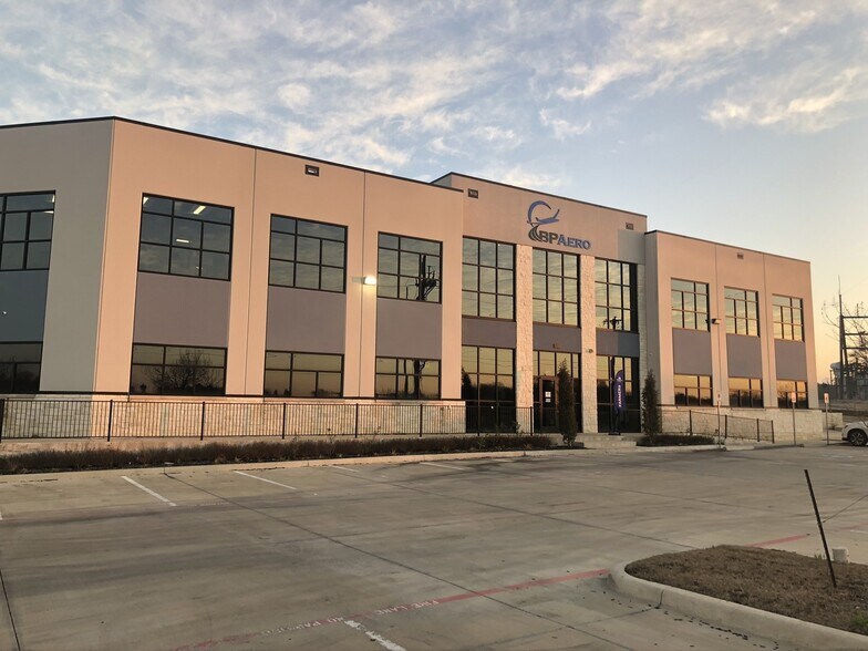 More Photos Of 5260 Valley View Ln, Irving Industrial For Lease