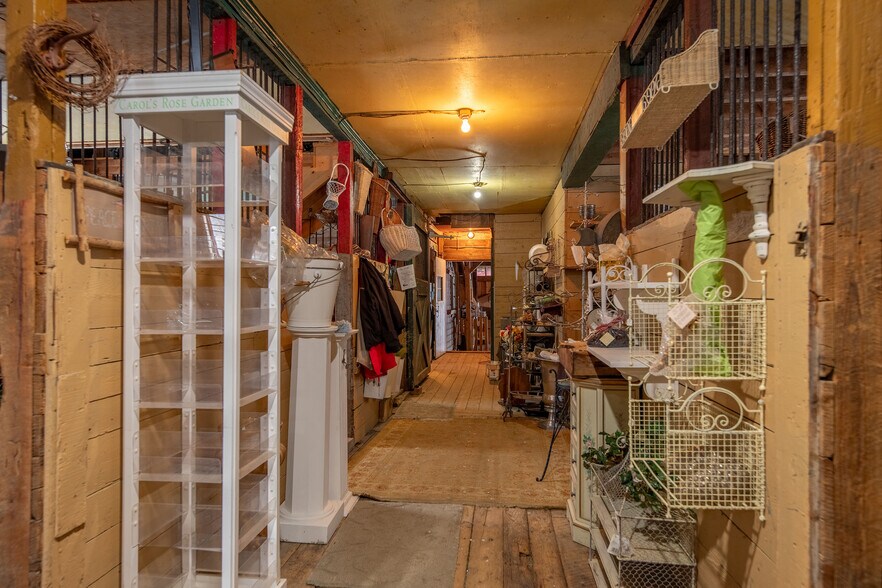 More Photos Of 16 West Main St, Wilmington General Retail For Sale