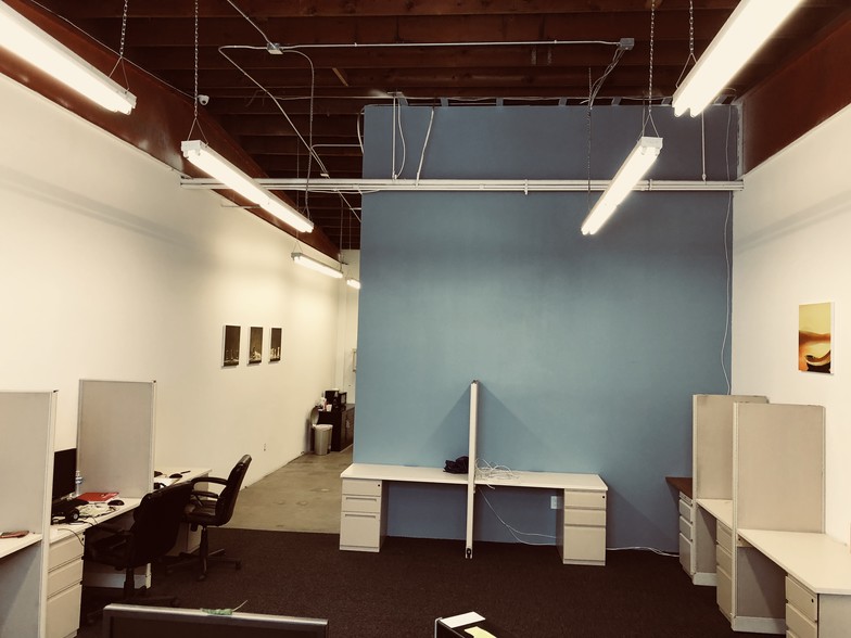 More Photos Of 13161-13165 Sherman Way, North Hollywood Warehouse For Lease