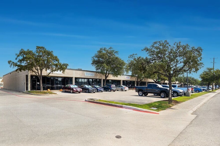More Photos Of 9901 Broadway St, San Antonio Unknown For Lease