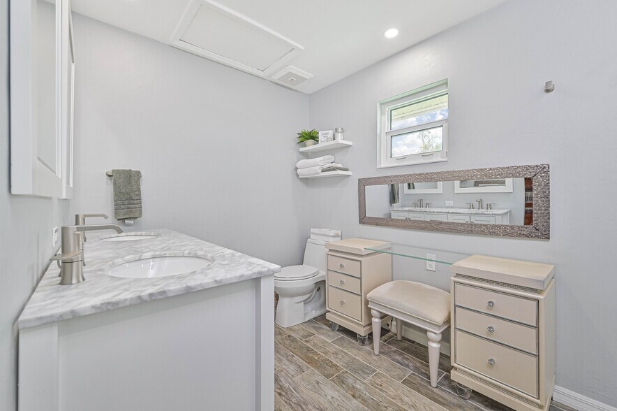 More Photos Of 4240 Ellis Rd, Fort Myers Apartments For Sale