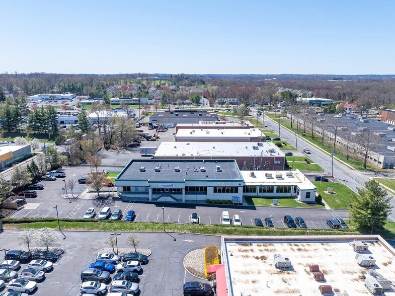 More Photos Of 30-34 Okner Pky, Livingston Showroom For Sale