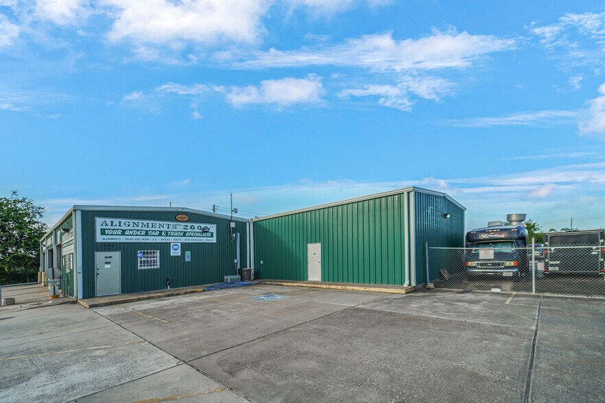 More Photos Of 502 Washington St, South Houston Warehouse For Sale