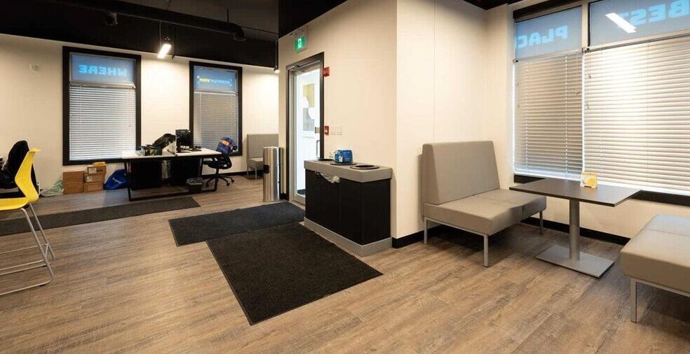 More Photos Of 8026 Franklin Av, Fort McMurray Office For Sale