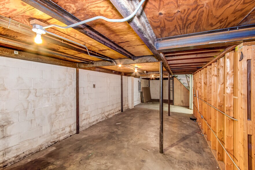 More Photos Of 551 Ellis St, Augusta Auto Dealership For Lease