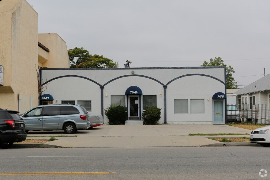More Photos Of 7049 Owensmouth Ave, Canoga Park Office For Lease