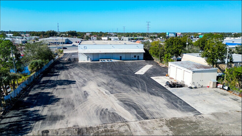 More Photos Of 13755 U.S. Highway 19 N, Clearwater Warehouse For Lease