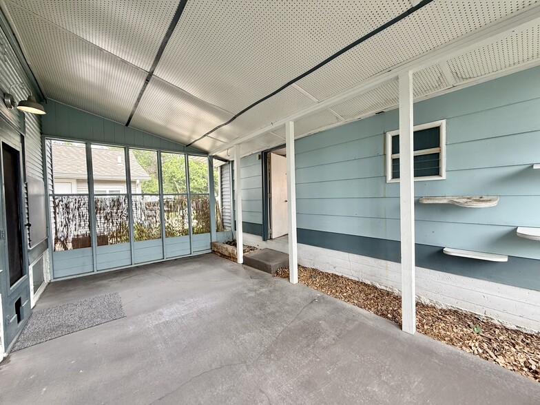 More Photos Of 4529 11th St, Rock Island Office For Sale