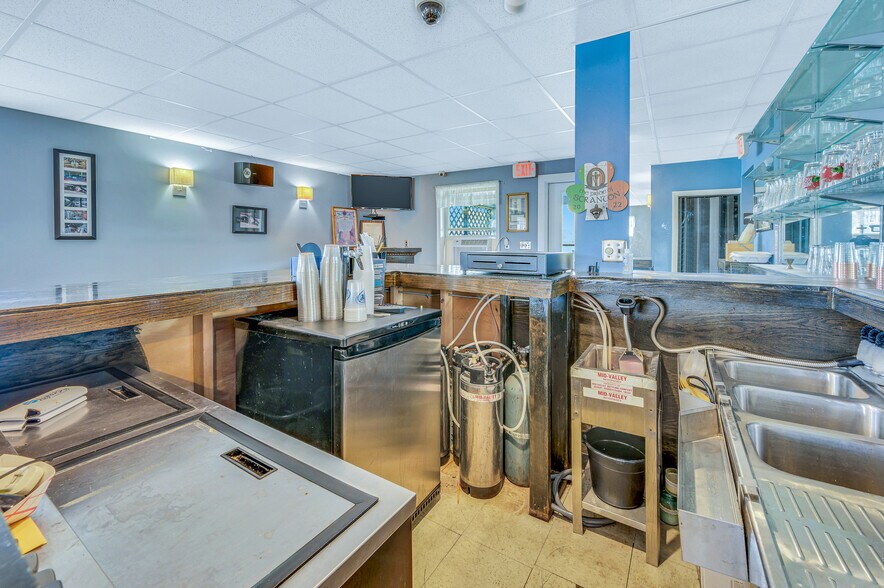More Photos Of 524 Court St, Scranton General Retail For Sale