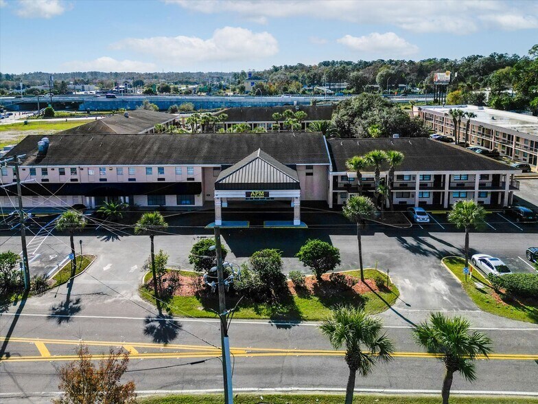 More Photos Of 510 Lane Ave S, Jacksonville Hotel For Sale