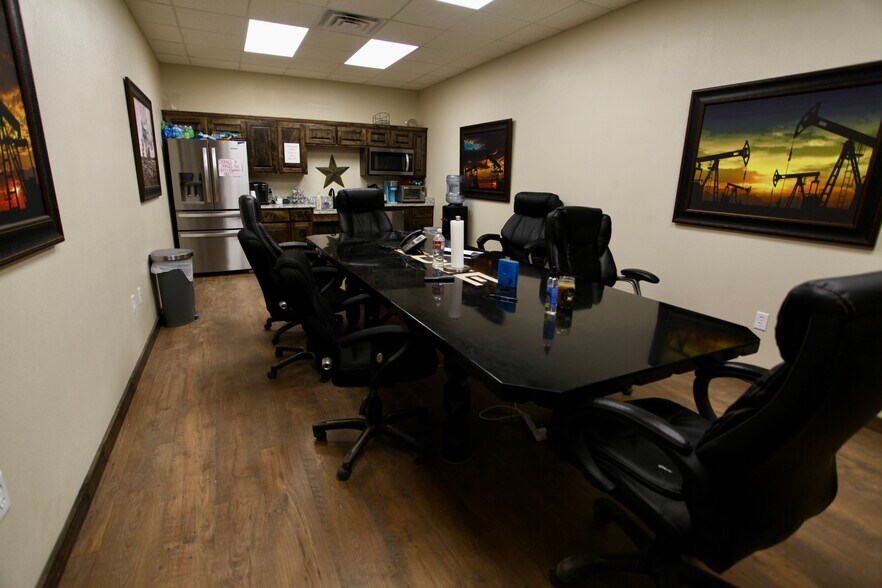 More Photos Of 7401 County 1210 rd, Midland Warehouse For Sale
