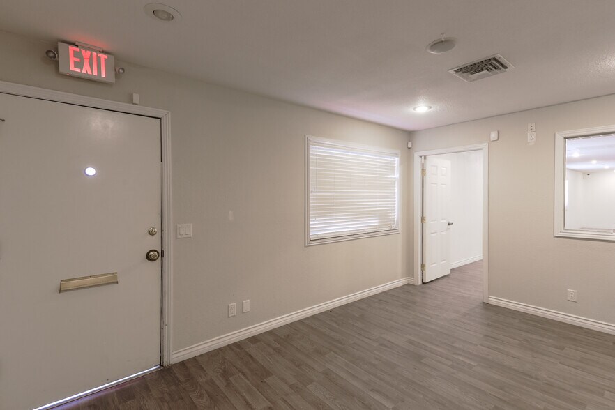 More Photos Of 1000 Garces Ave, Las Vegas Office For Sale