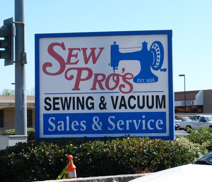 More Photos Of 393 Broadway, El Cajon Freestanding For Lease